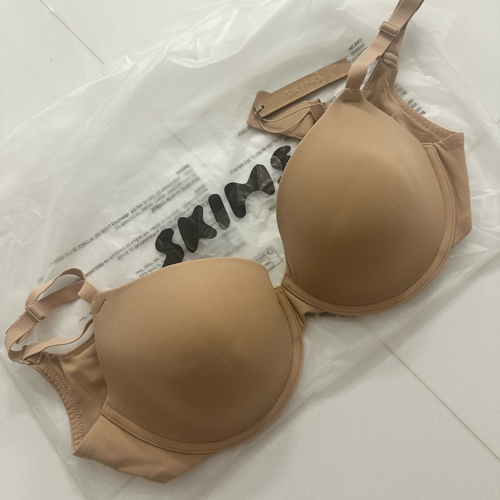 SKIMS Fits Everybody Tshirt Bra in color CLAY sz 36D($current on website $58)